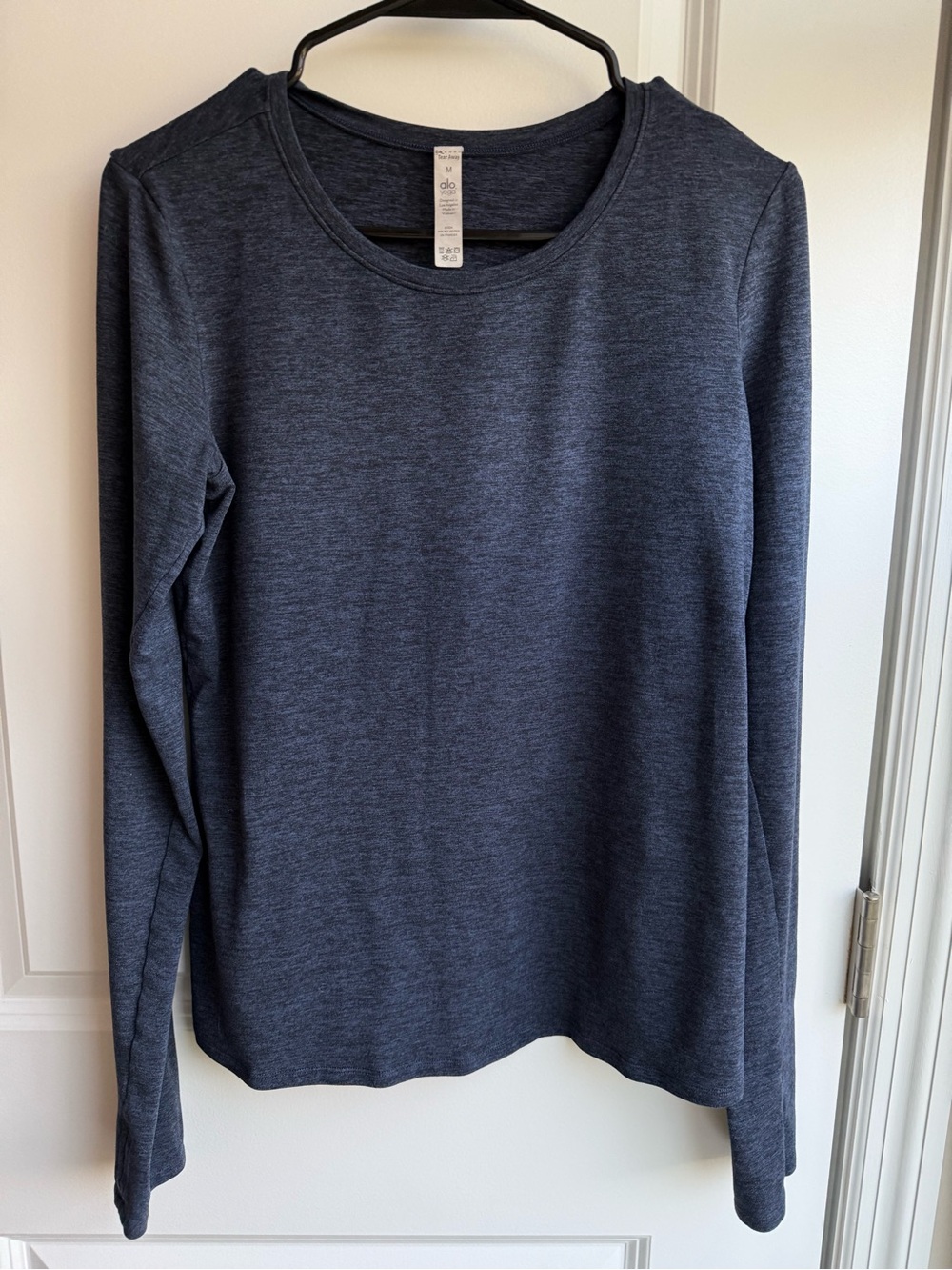 Alo Yoga Blue alosoft Finesse Long Sleeve Tee Workout Sporty Performance Medium
